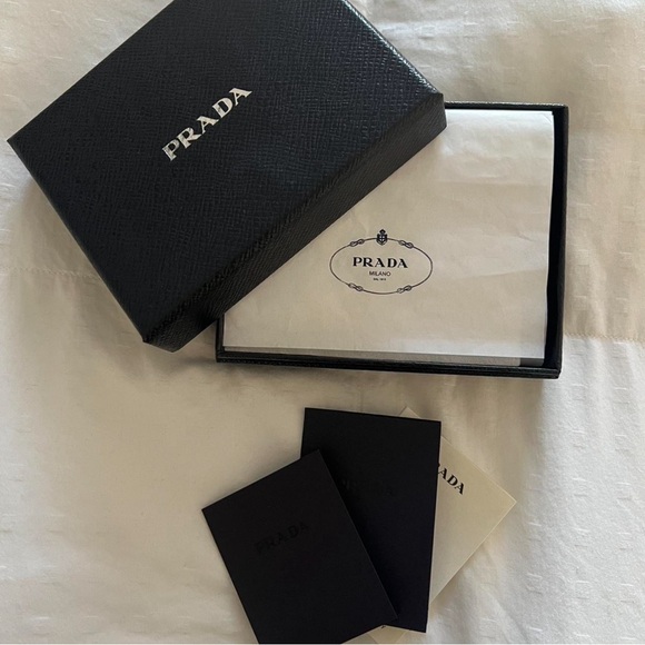 Prada Wallet - Picture 2 of 6